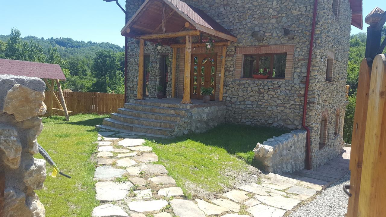 Отель Casa Din Piatra Пояна Экстерьер фото