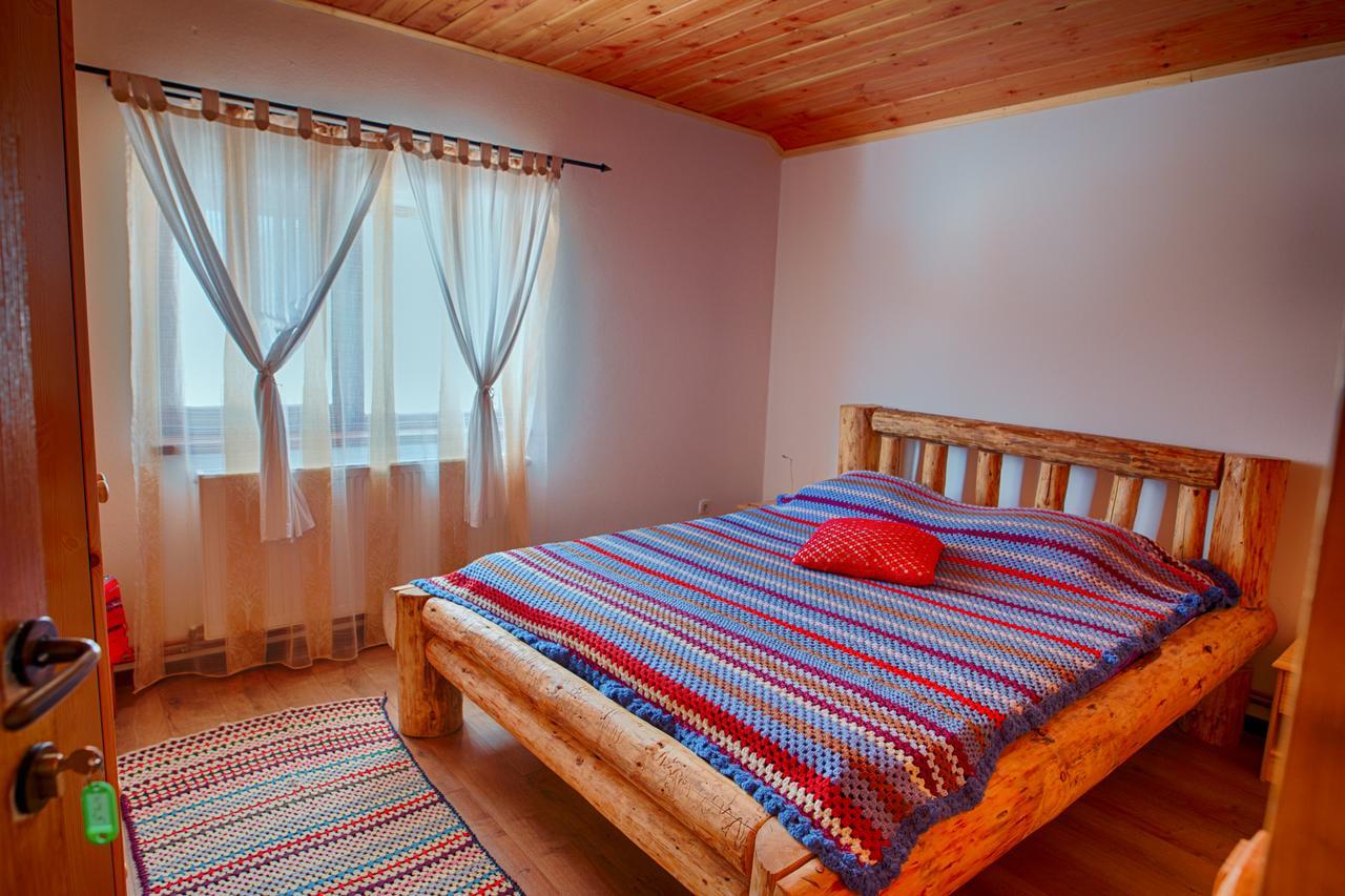 Отель Casa Din Piatra Пояна Экстерьер фото